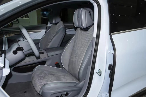 Introduzione della Voyah Chasing Light Una berlina da 5 porte da 5 posti con una capacità motore da 4,1 a 6 litri