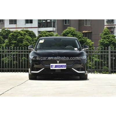 Scatena la potenza del veicolo Voyah Automobile con 5 porte e 5 posti.