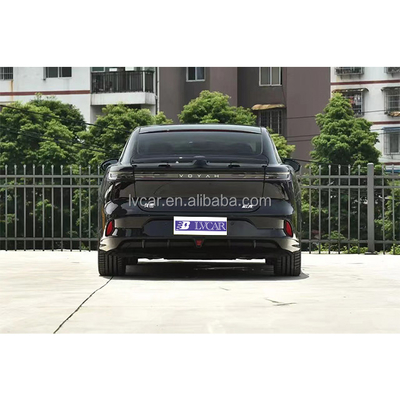 Scatena la potenza del veicolo Voyah Automobile con 5 porte e 5 posti.