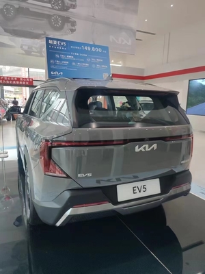 2024KIA EV5 SUV per veicoli elettrici puri 64,2 kWh Capacità della batteria 0,45 ore Tempo di ricarica