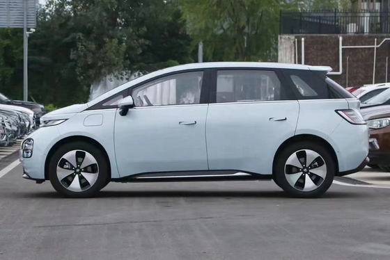 460 km di autonomia Veicolo puramente elettrico con radar frontale 6 posteriore 6 e controllo di velocità normale