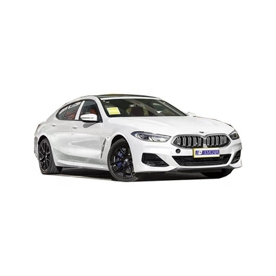 BMW 840i 2023 Auto ad alte prestazioni con quattro porte e finestrino posteriore elettrico