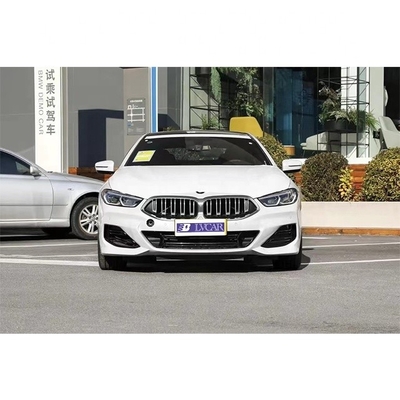 BMW 840i 2023 Auto ad alte prestazioni con quattro porte e finestrino posteriore elettrico