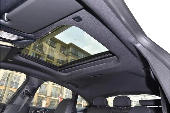 La BMW i4, il veicolo di lusso ad alte prestazioni dotato di ABS, è un successo per gli acquirenti